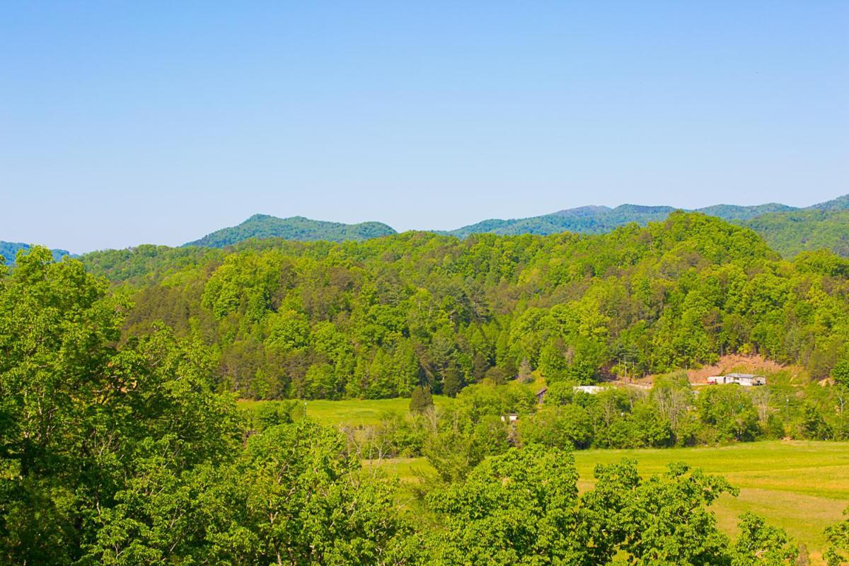 Misty Mountain Hideaway, 3 Bedrooms, Sleeps 10, Pool Access, Wifi Pigeon Forge Exterior foto